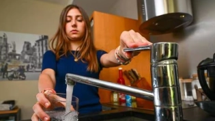 PFAS dans l’eau potable : ce que révèle l’enquête sur les polluants éternels menée par l’agence de sécurité sanitaire