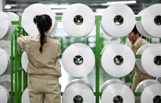 Les vêtements en polyester recyclé polluent davantage que ceux fabriqués en polyester vierge, révèle une étude